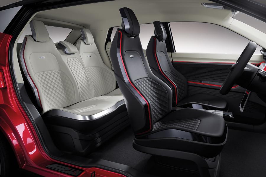 Интерьер Perodua X-Concept 2018 года  (фото 6 из 6)